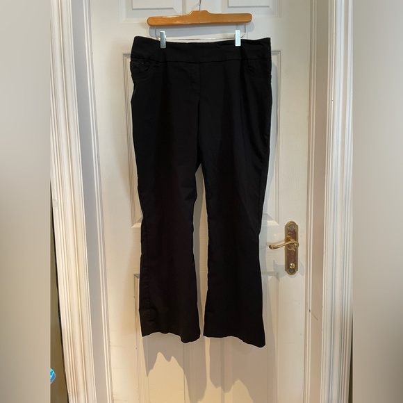 Women’s black trousers with embroidered pockets - Picture 1 of 5